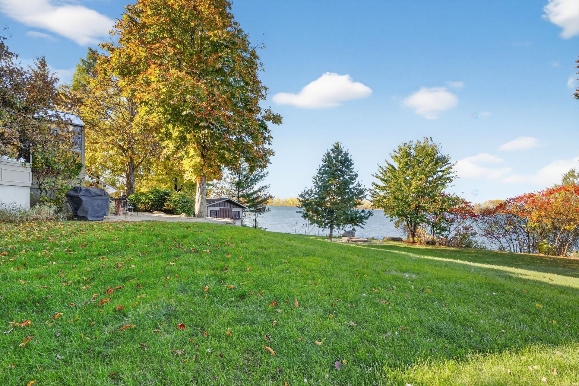 Cour - 8940 Boul. Marie-Victorin, Brossard, QC - Outdoor With View