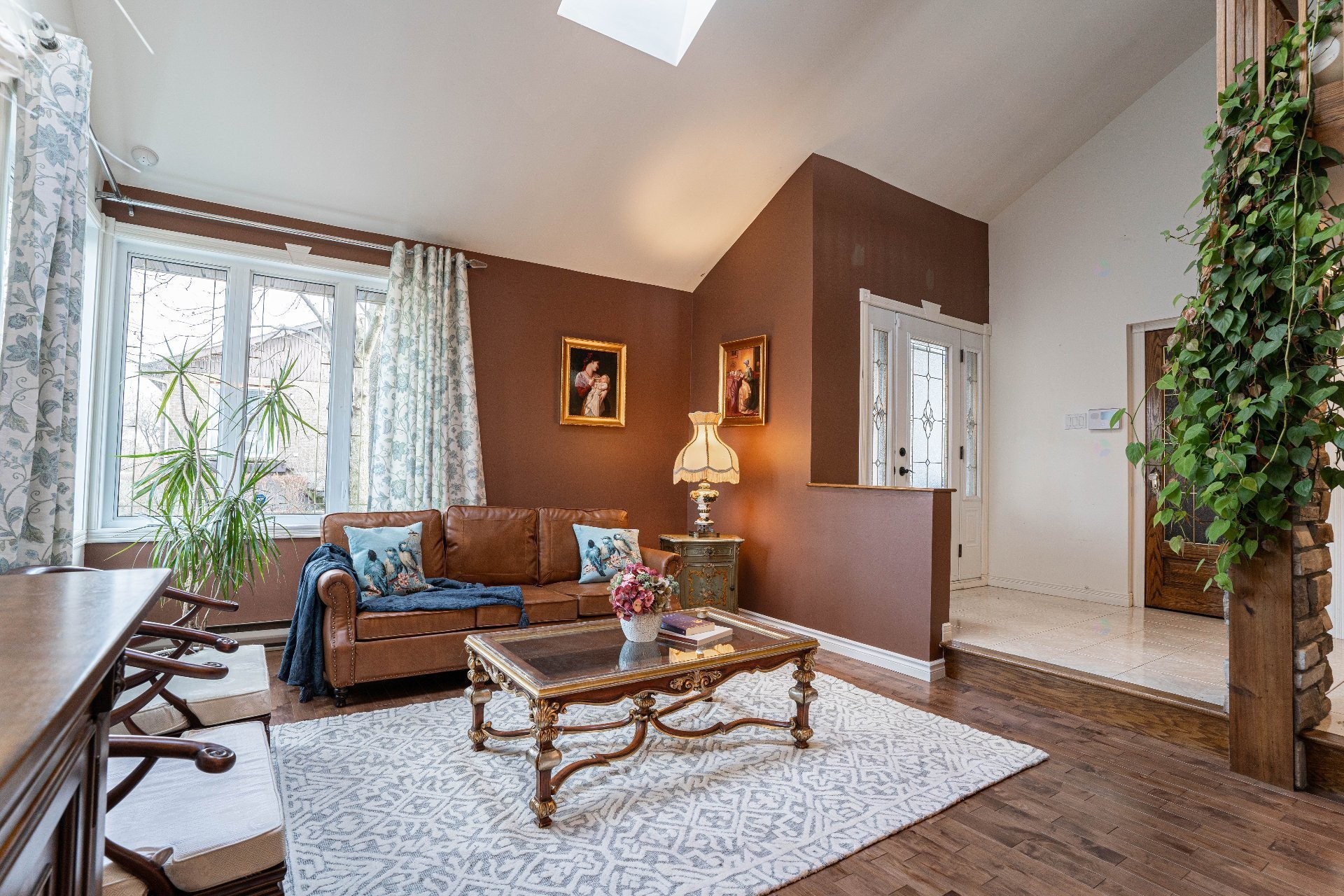 Salon - 8940 Boul. Marie-Victorin, Brossard, QC - Indoor Photo Showing Living Room