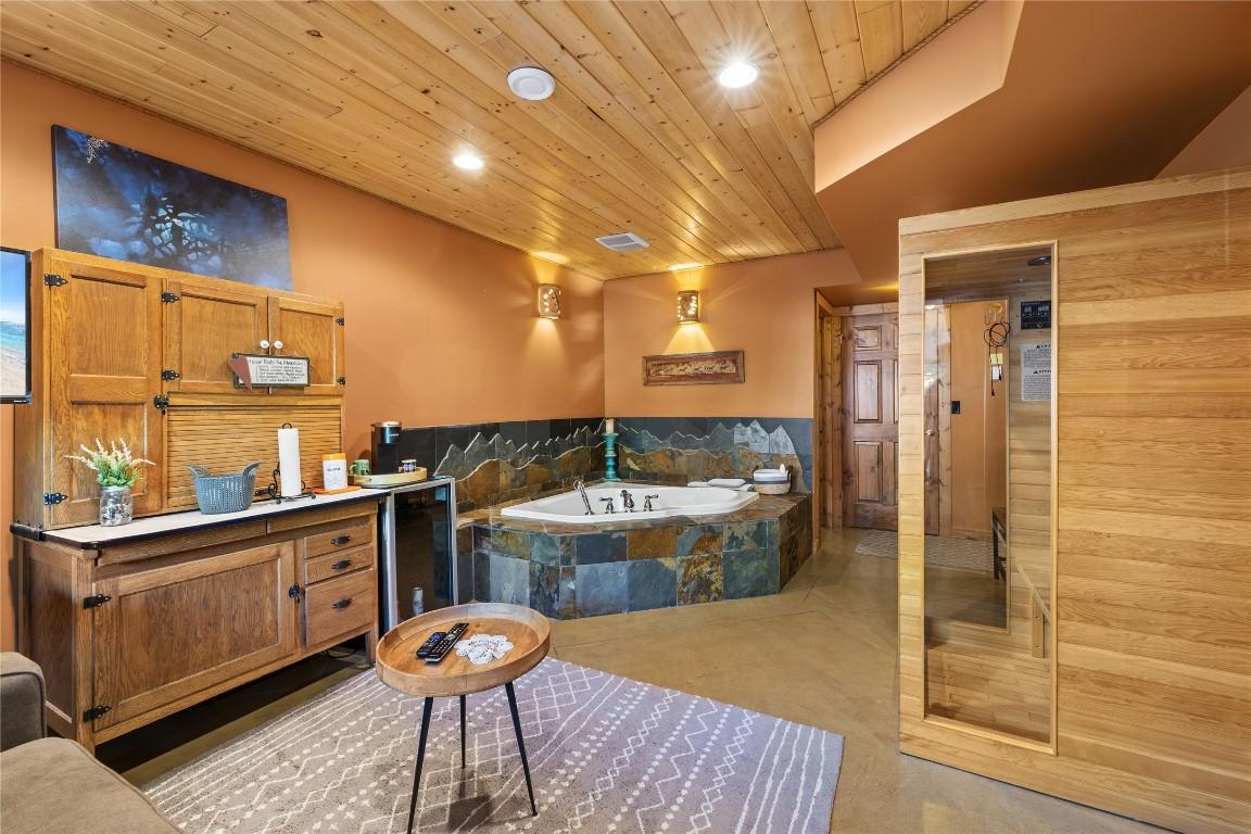 128 River Bend Lane, Kimberley, BC - Indoor Photo Showing Other Room