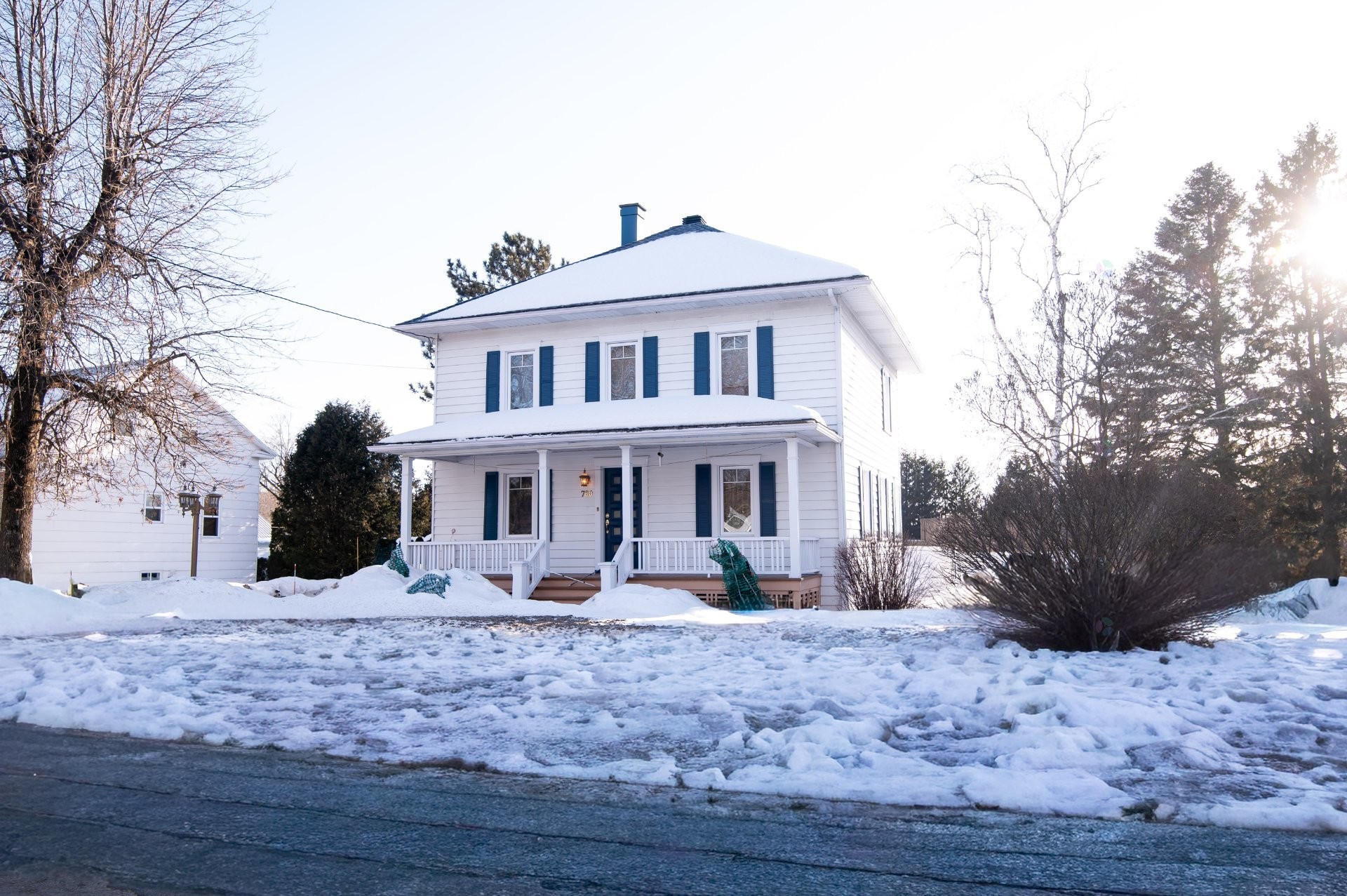 Front of Structure - 780 Rue Taché, Saint-Pascal, QC - Outdoor With Deck Patio Veranda With Facade