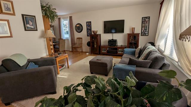 111 Laval Dr, Winnipeg, MB