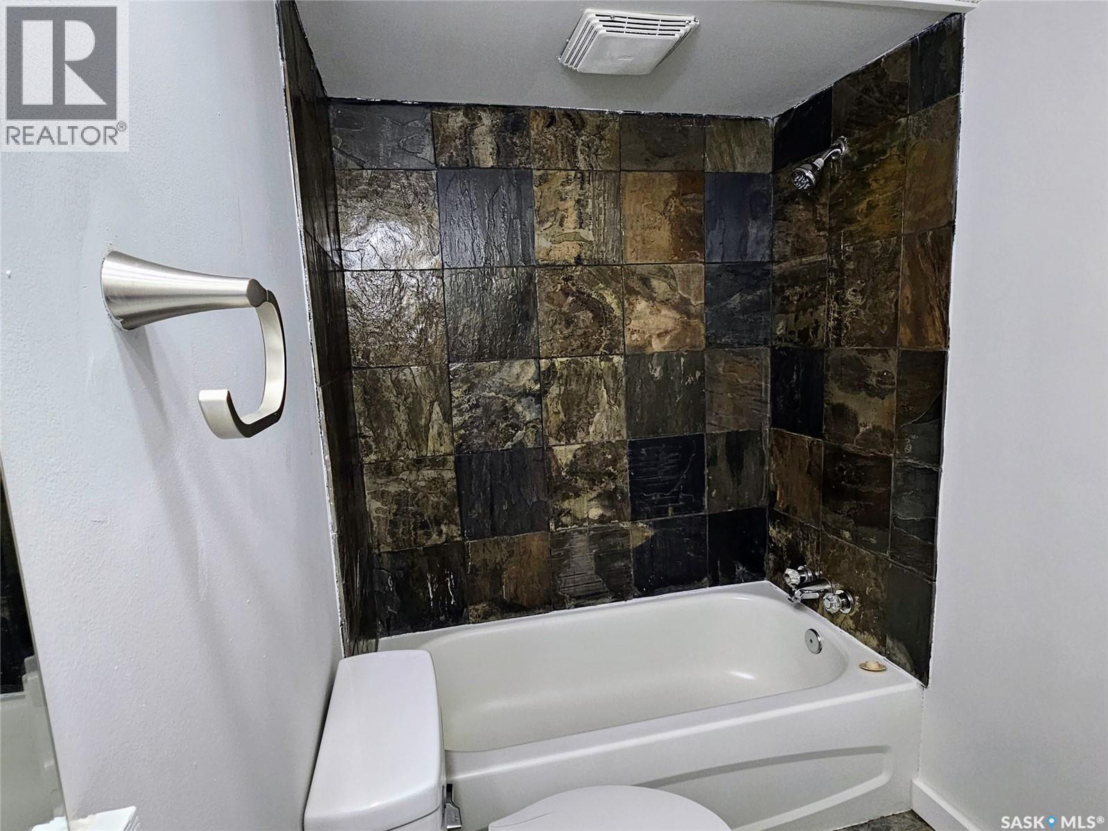 13 2 Summers Place, Saskatoon, SK - Indoor Photo Showing Bathroom