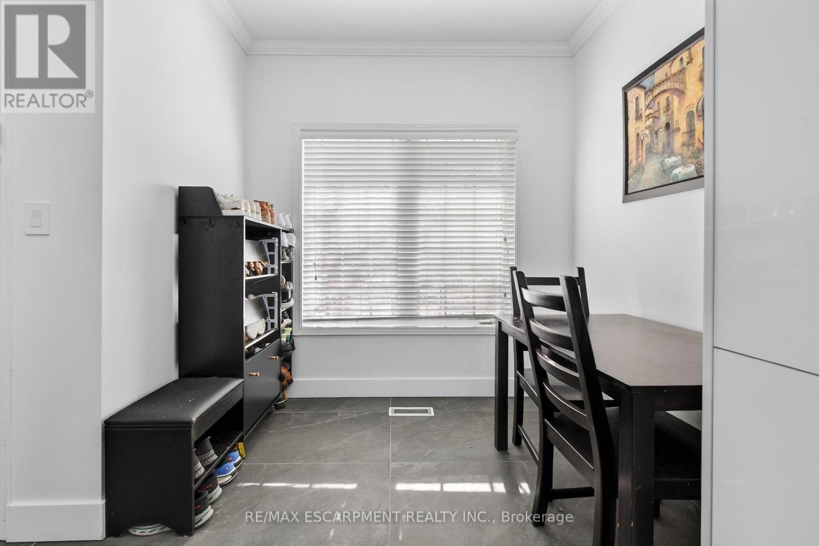 33 Panorama Way, Hamilton, ON - Indoor