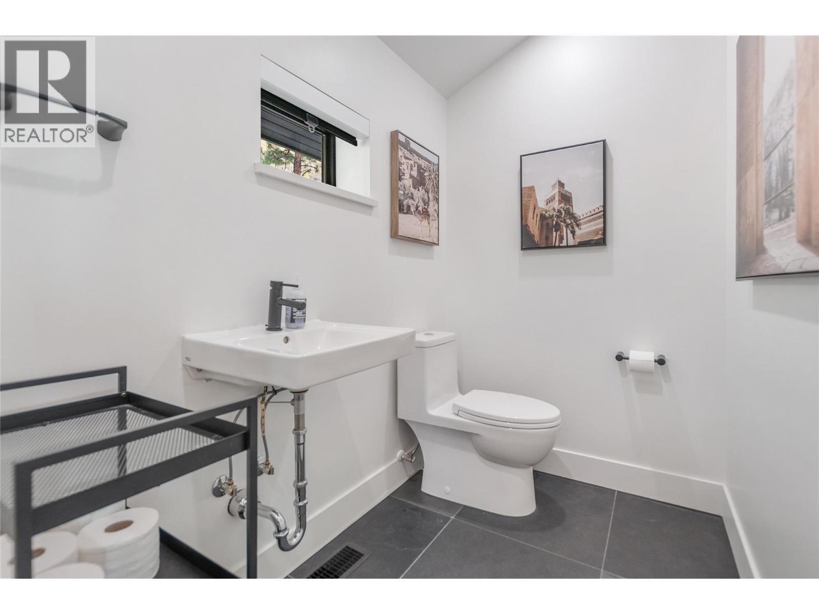 2710 Workman Place, Naramata, BC - Indoor Photo Showing Bathroom