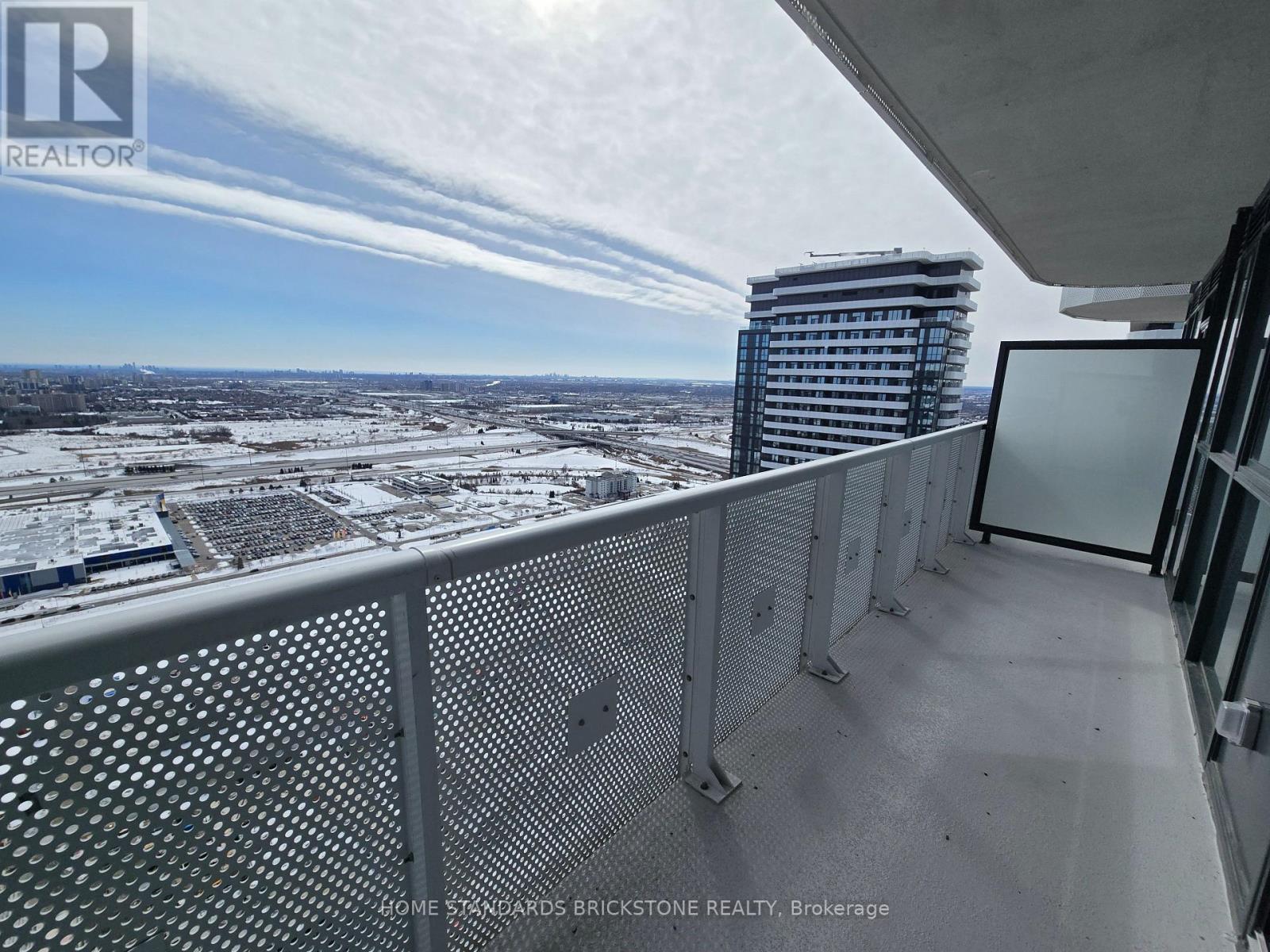 4711 - 8 Interchange Way, Vaughan, ON - Outdoor With View