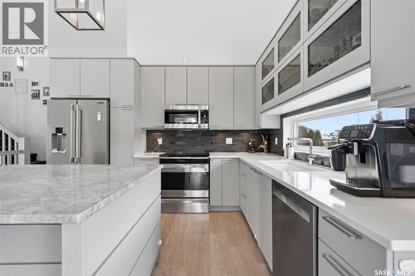 370 Atton Crescent, Saskatoon, SK - Indoor Photo Showing Kitchen With Upgraded Kitchen