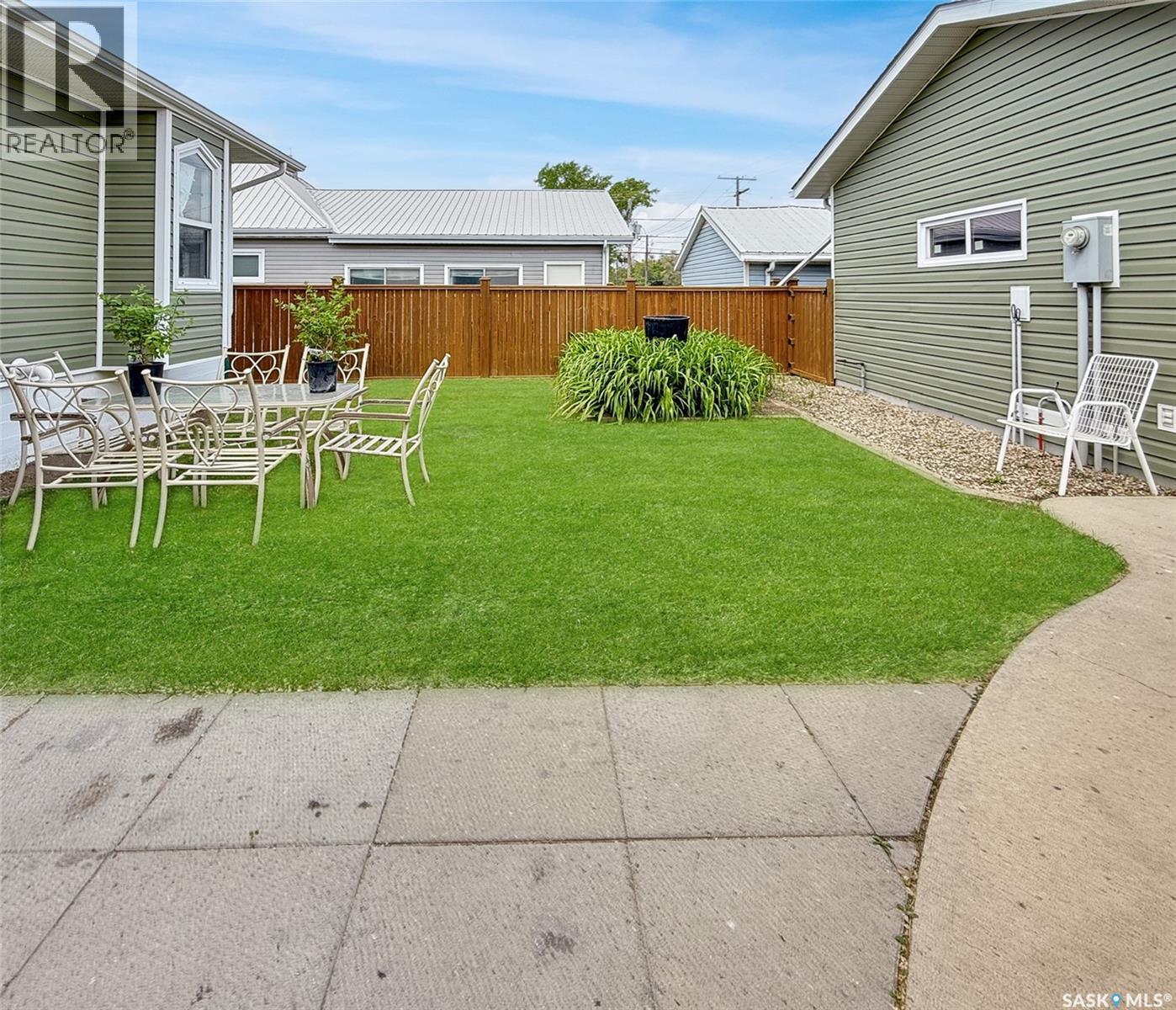 415 6Th Avenue Se, Swift Current, SK - Outdoor