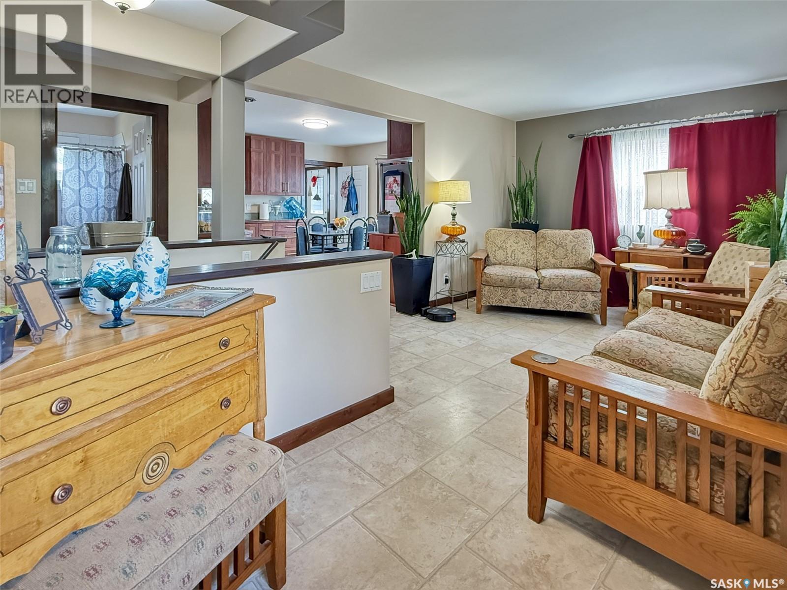 415 6Th Avenue Se, Swift Current, SK - Indoor