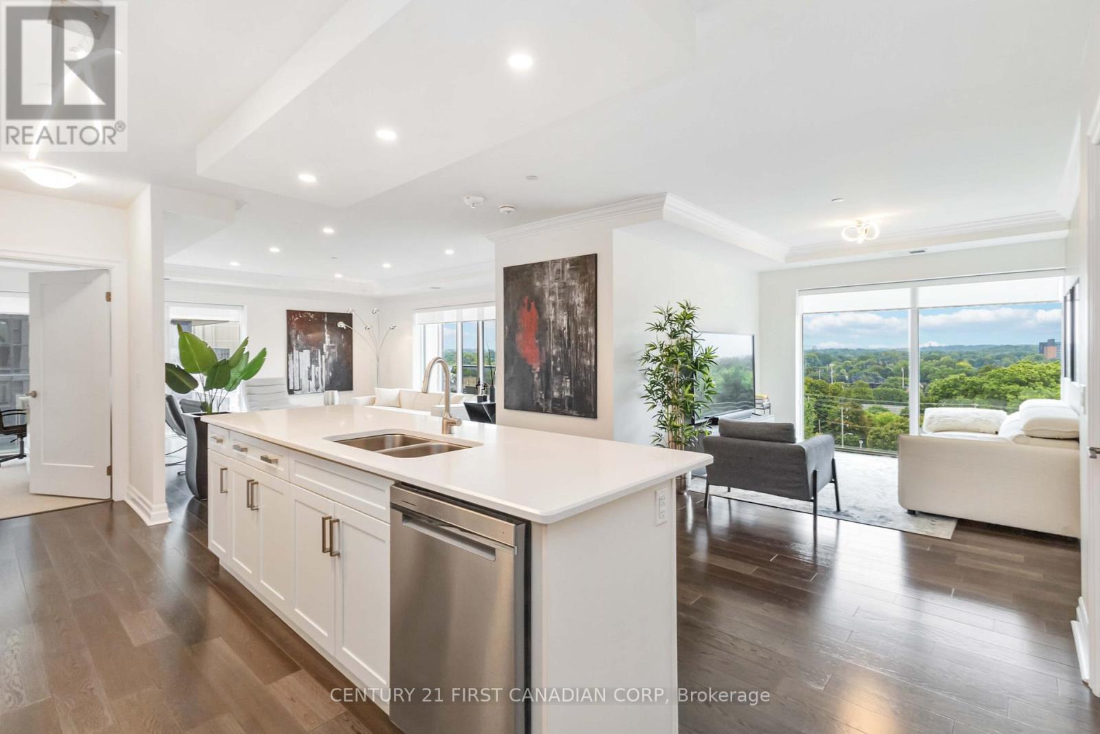 809 - 505 Talbot Street, London East (East F), ON - Indoor