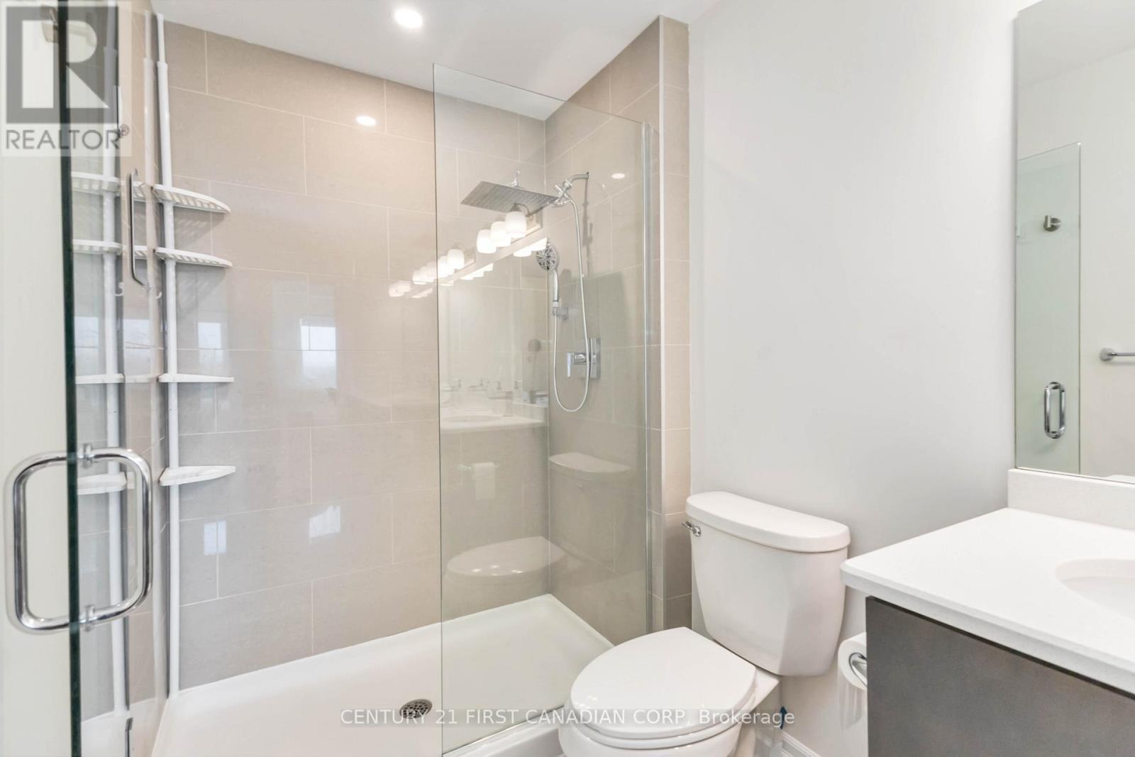 809 - 505 Talbot Street, London East (East F), ON - Indoor Photo Showing Bathroom