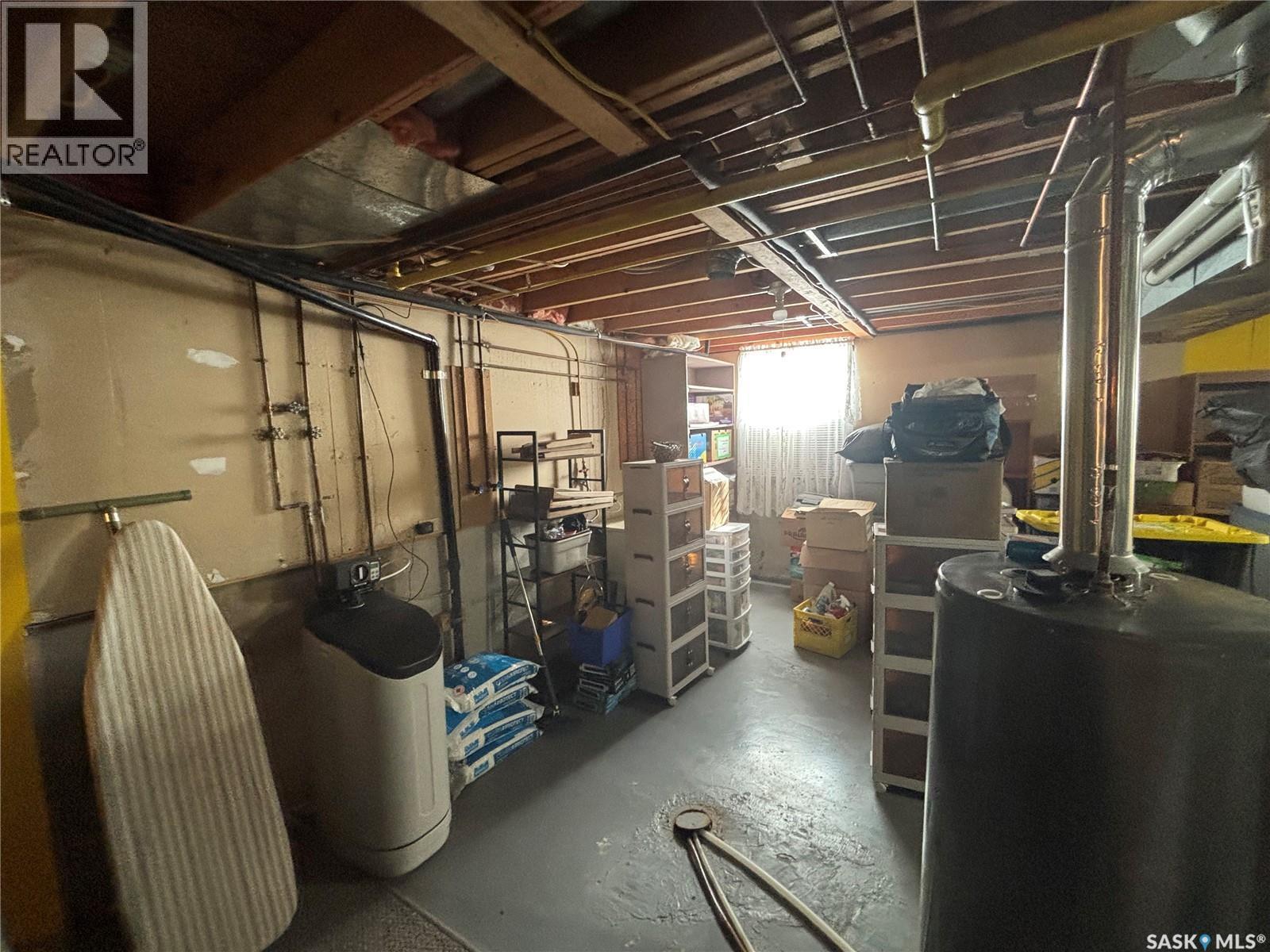 299 9Th Avenue, Broadview, SK - Indoor Photo Showing Basement