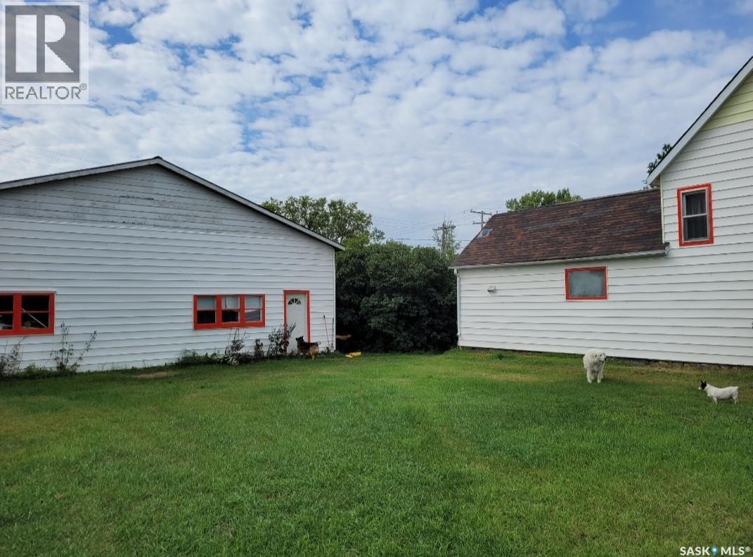 105 Amherst Street, Govan, SK - Outdoor With Exterior