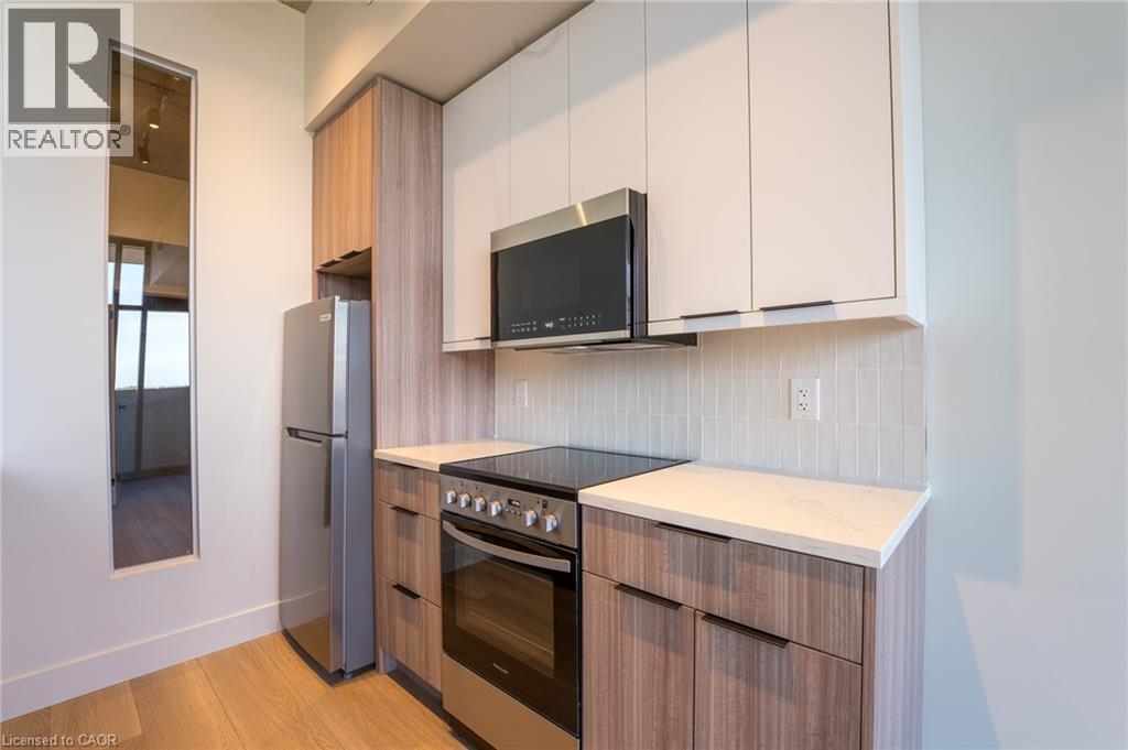 24 Augusta Street Unit# 607, Hamilton, ON - Indoor Photo Showing Kitchen