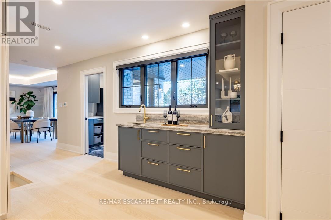 841 Danforth Place, Burlington, ON - Indoor