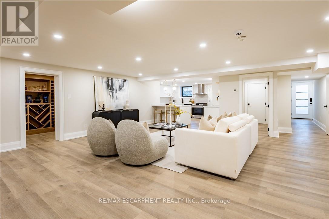 841 Danforth Place, Burlington, ON - Indoor