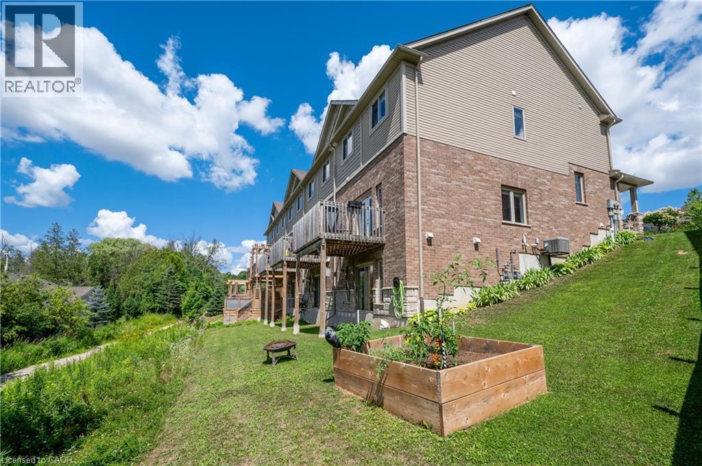 557 Landgren Court Unit# A, Kitchener, ON - Outdoor