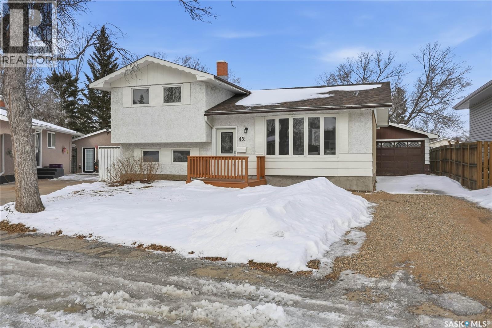 42 Aitken Crescent, Regina, SK - Outdoor