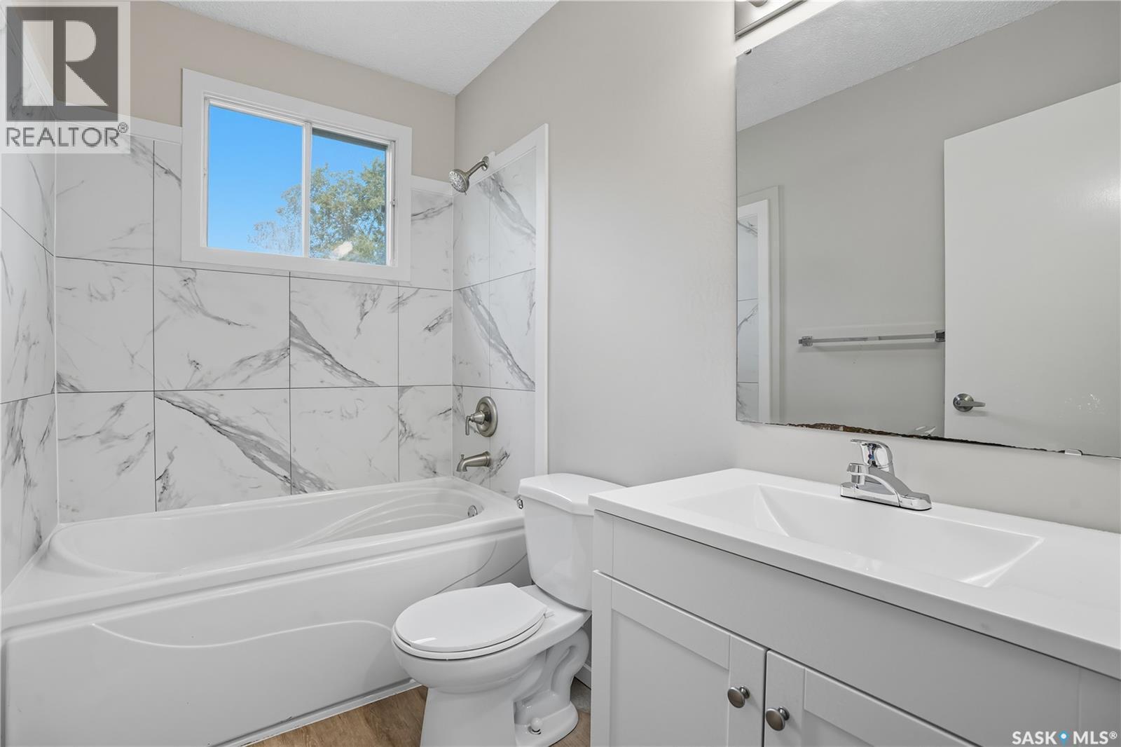 42 Aitken Crescent, Regina, SK - Indoor Photo Showing Bathroom