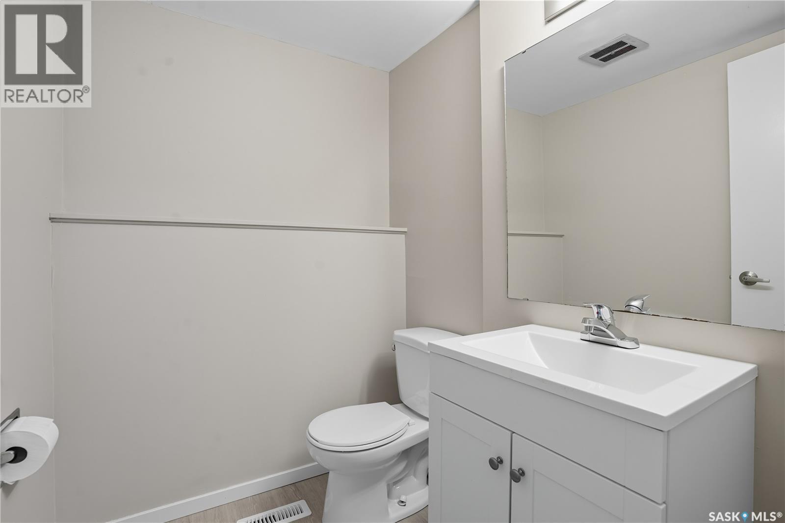 42 Aitken Crescent, Regina, SK - Indoor Photo Showing Bathroom