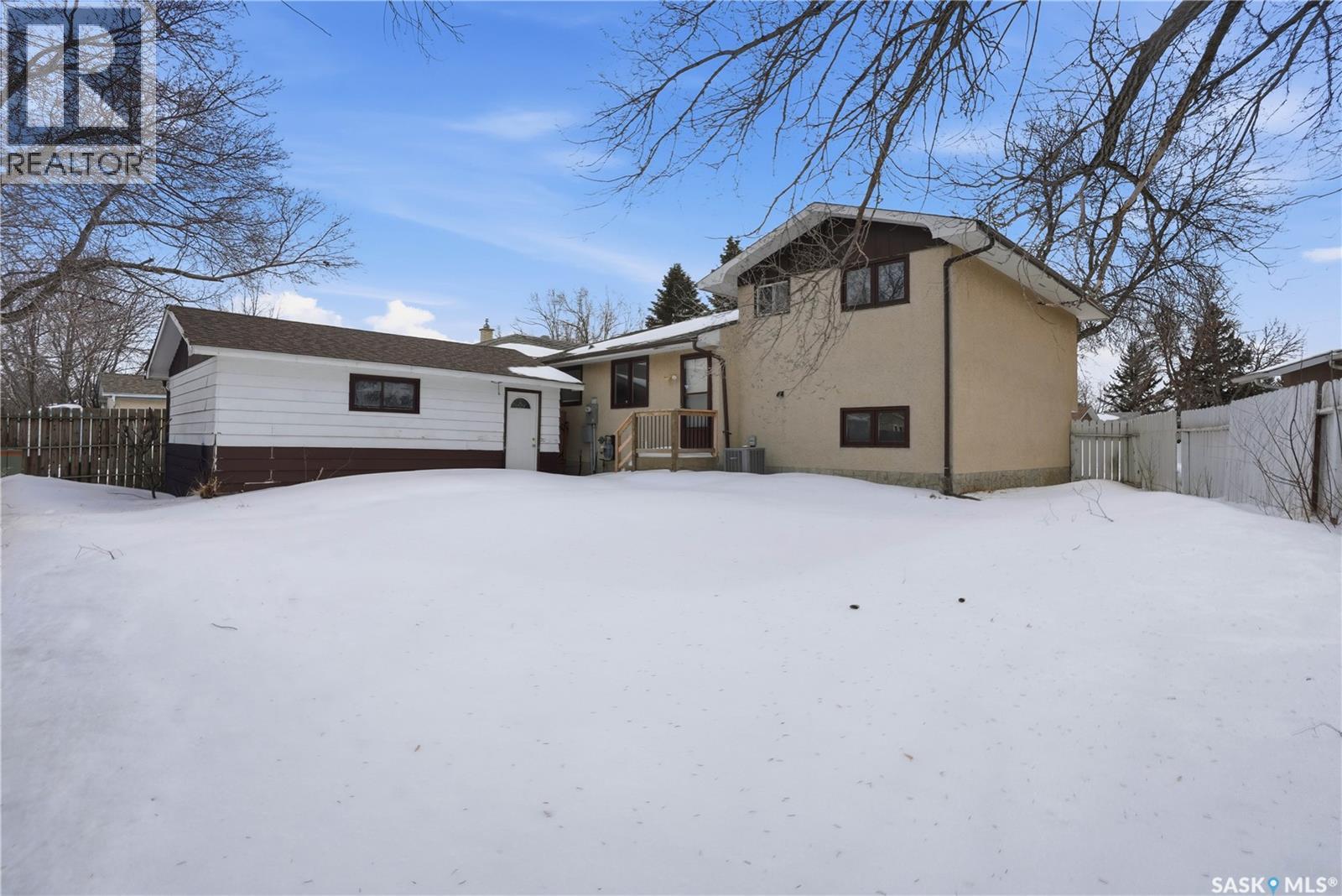 42 Aitken Crescent, Regina, SK - Outdoor