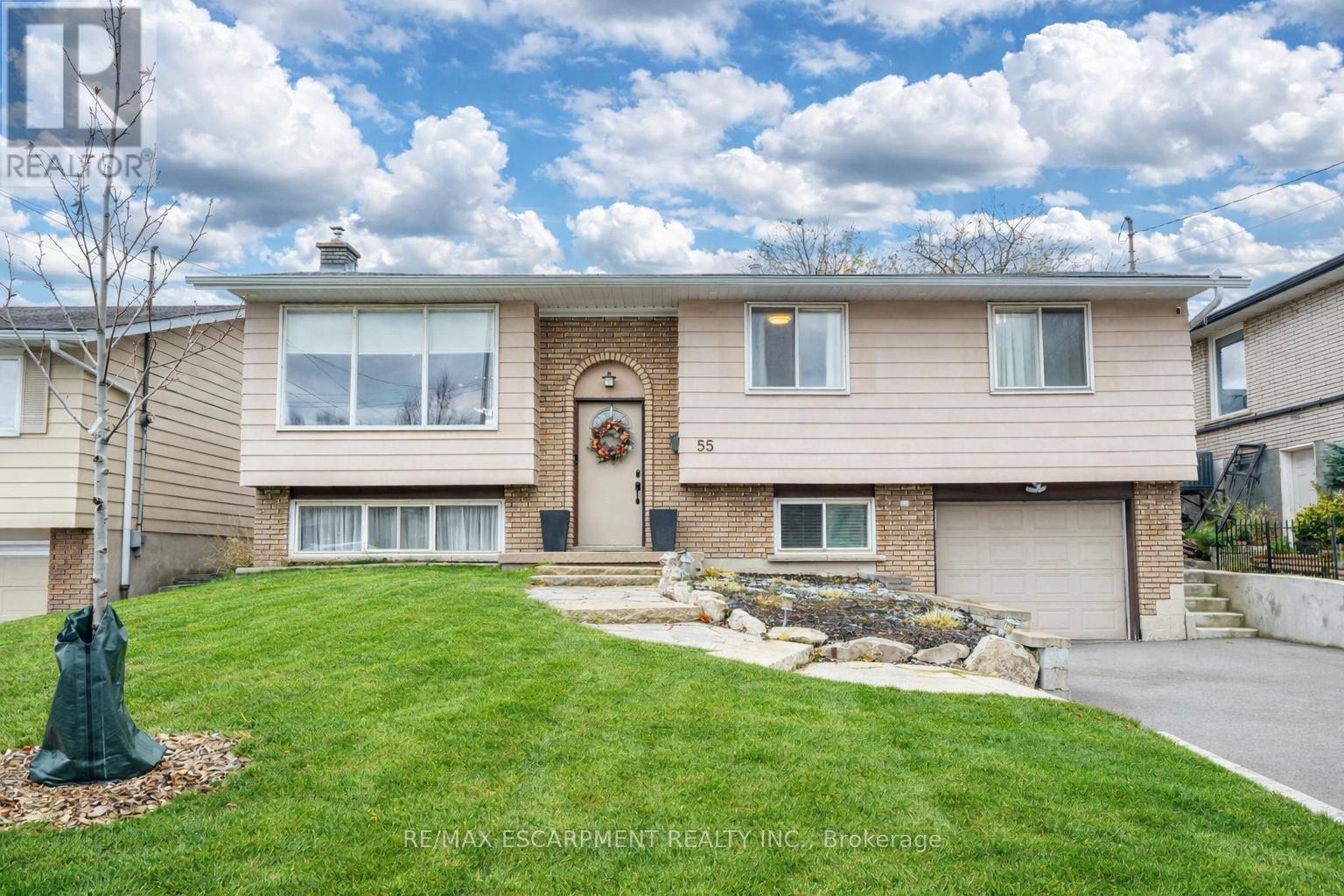 55 Juanita Drive, Hamilton, ON - Outdoor With Facade