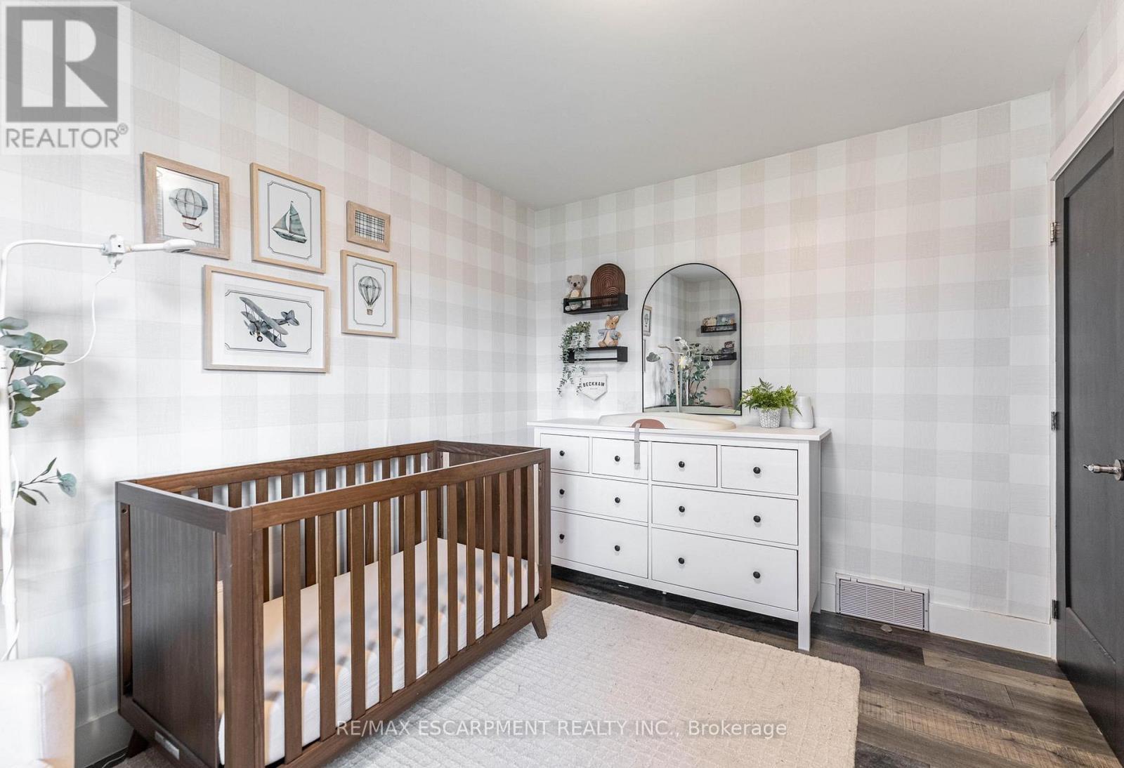 55 Juanita Drive, Hamilton, ON - Indoor Photo Showing Bedroom