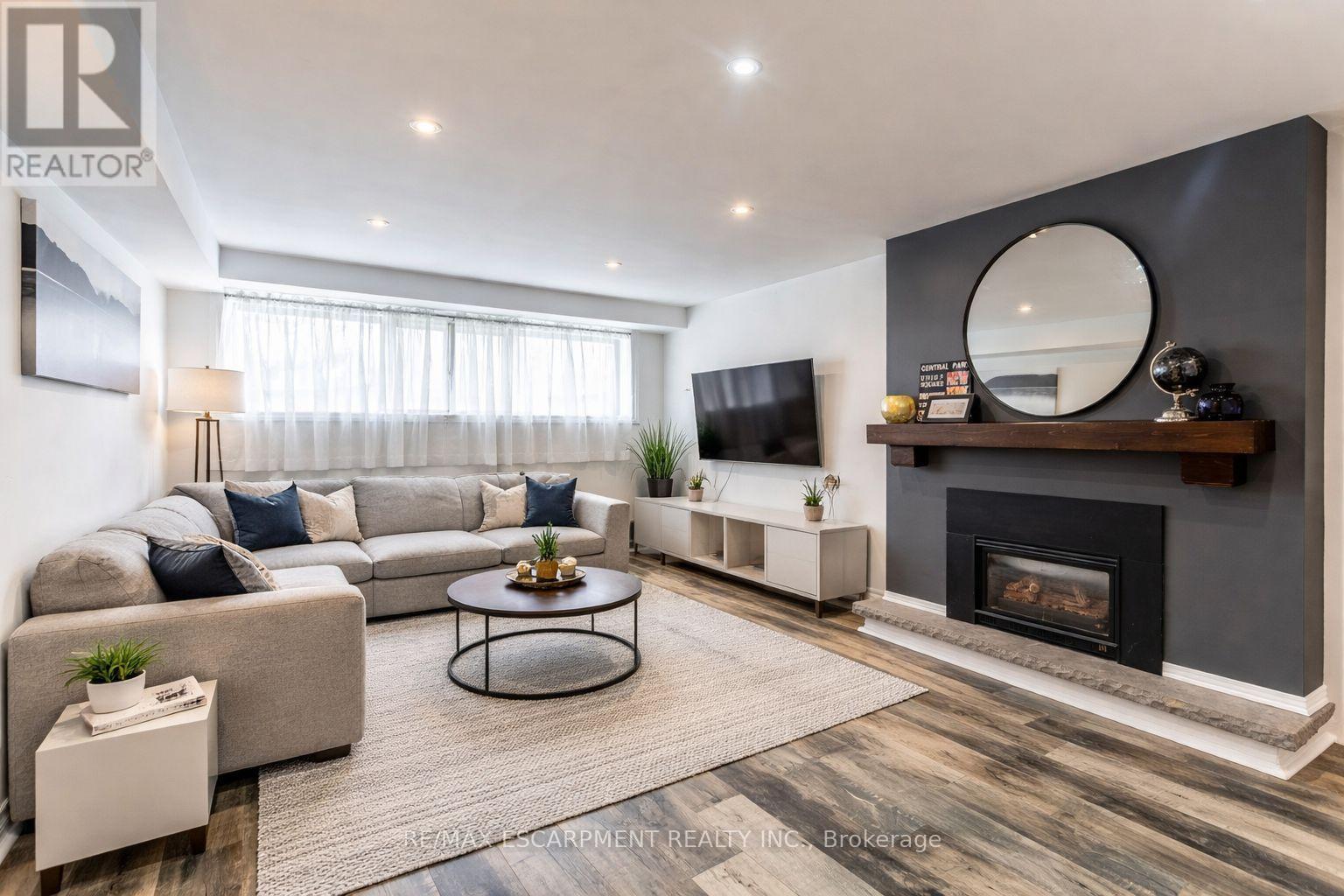 55 Juanita Drive, Hamilton, ON - Indoor Photo Showing Living Room With Fireplace