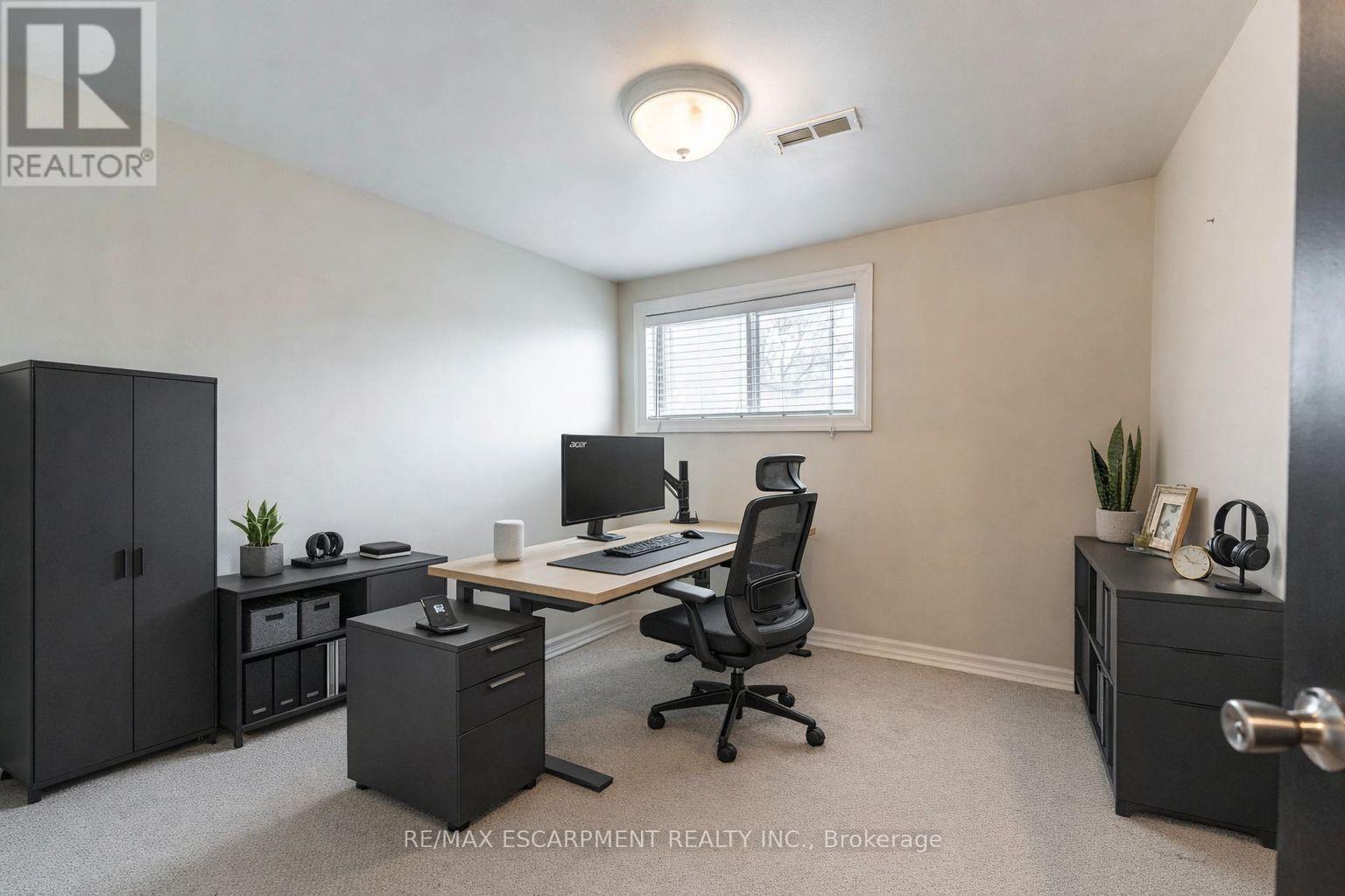 55 Juanita Drive, Hamilton, ON - Indoor Photo Showing Office