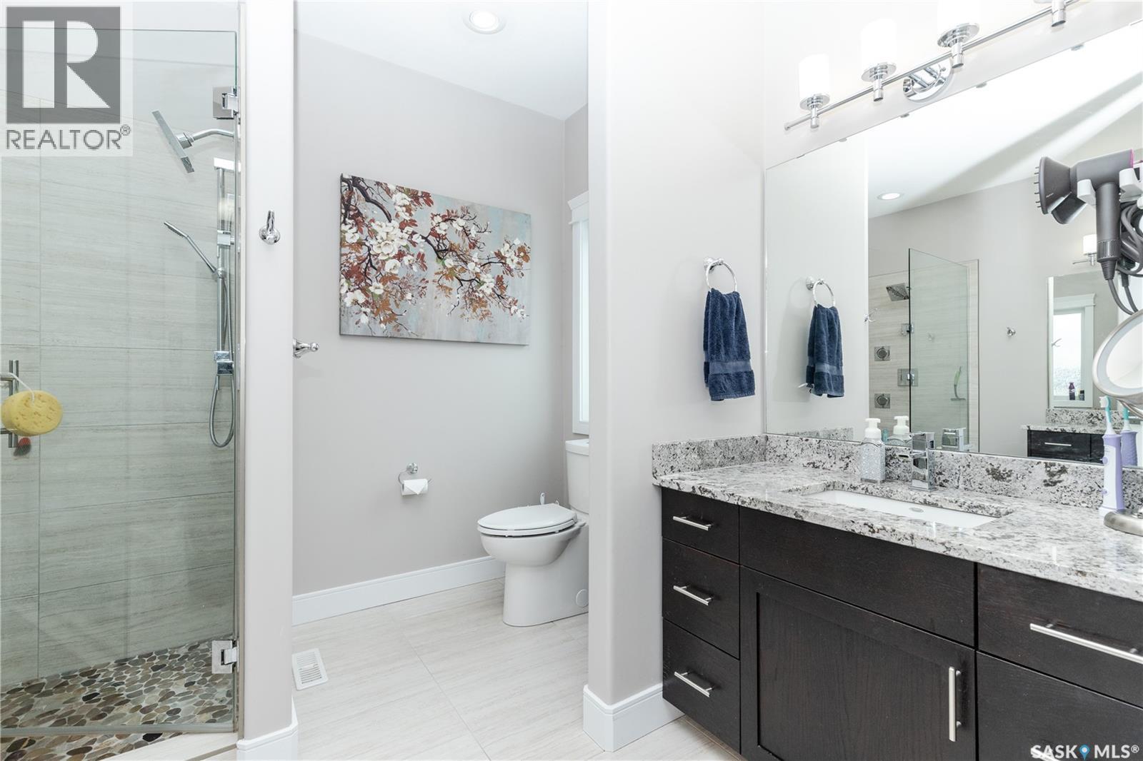 670 Atton Crescent, Saskatoon, SK - Indoor Photo Showing Bathroom