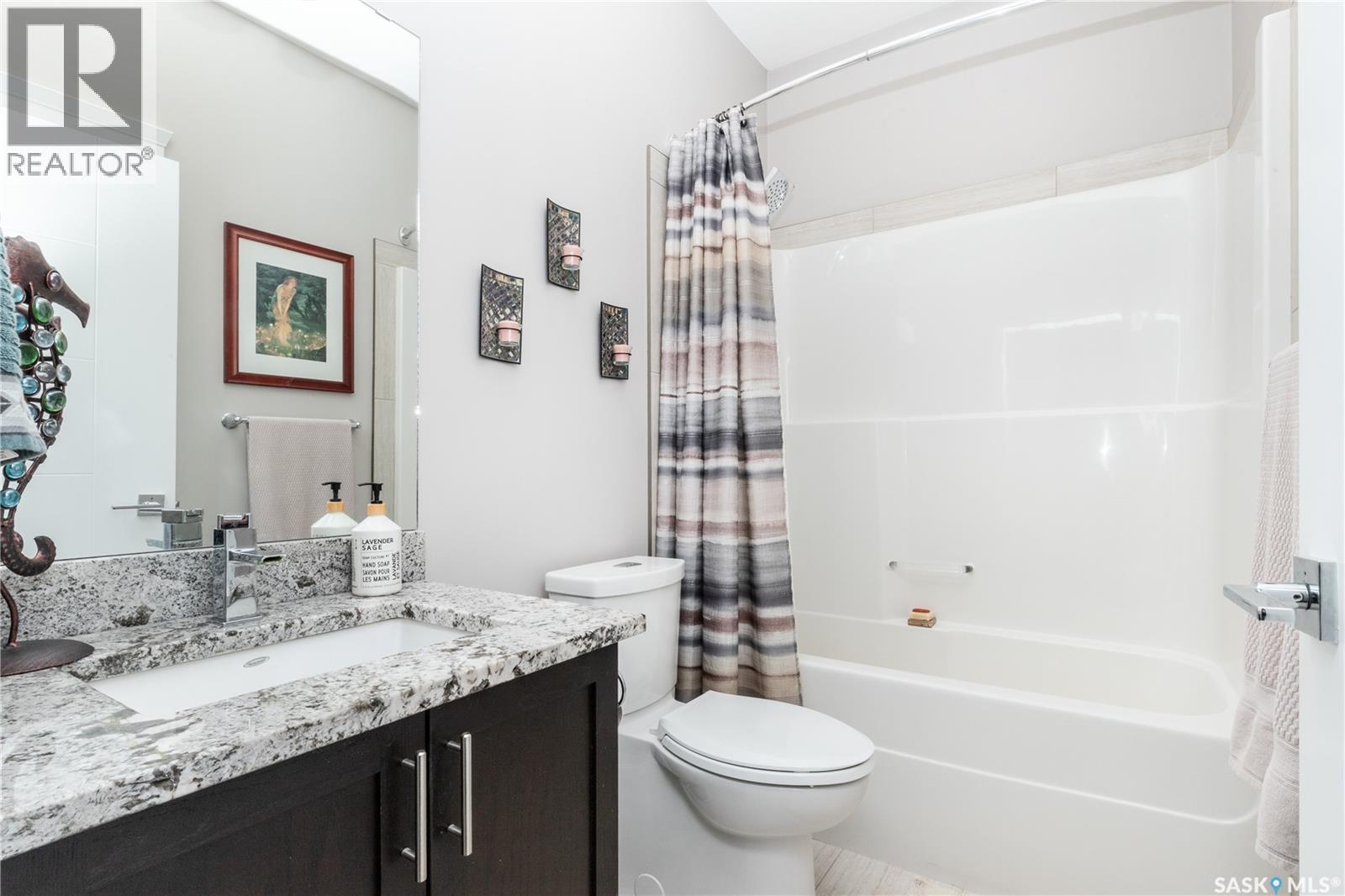 670 Atton Crescent, Saskatoon, SK - Indoor Photo Showing Bathroom
