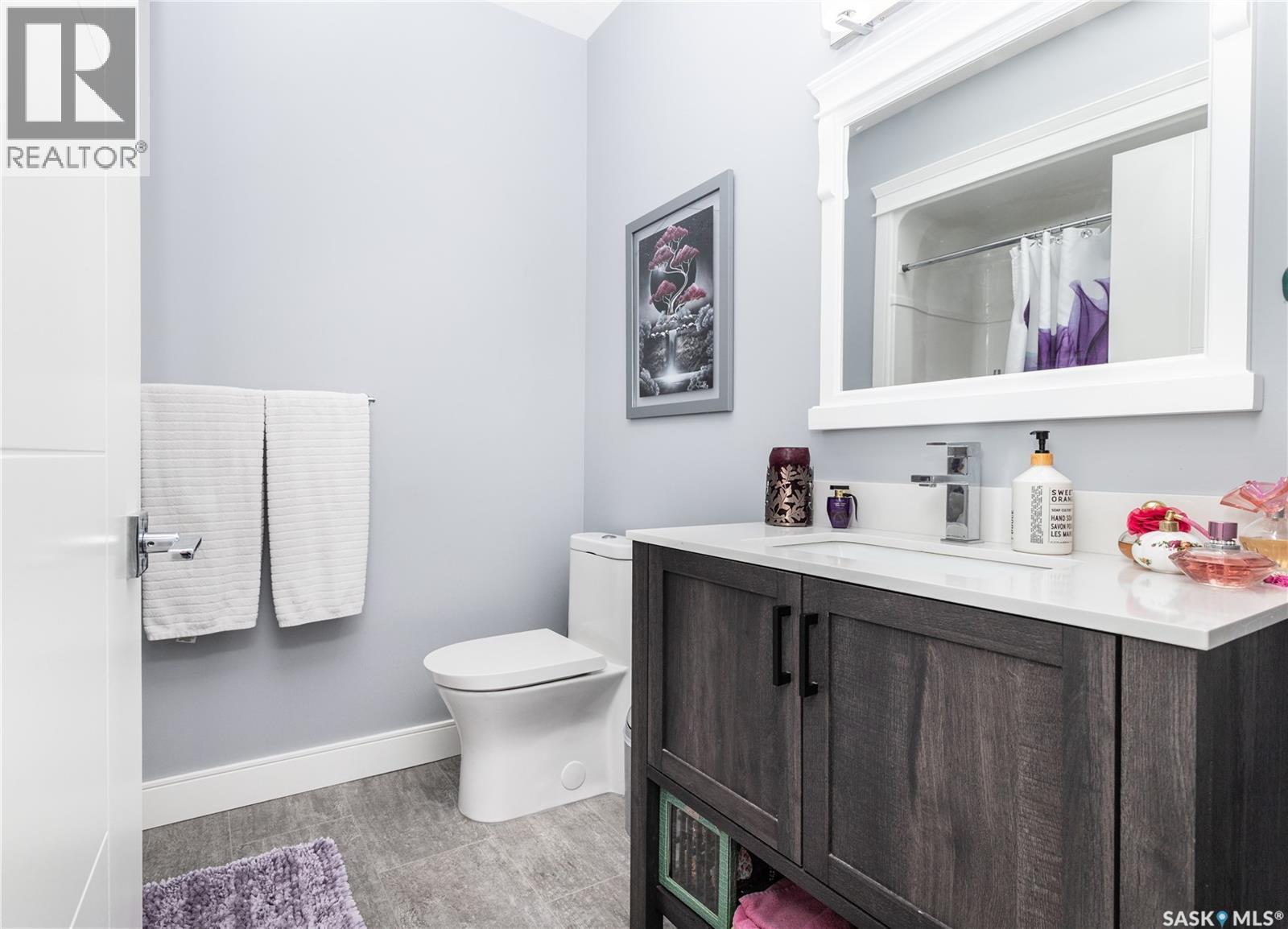 670 Atton Crescent, Saskatoon, SK - Indoor Photo Showing Bathroom