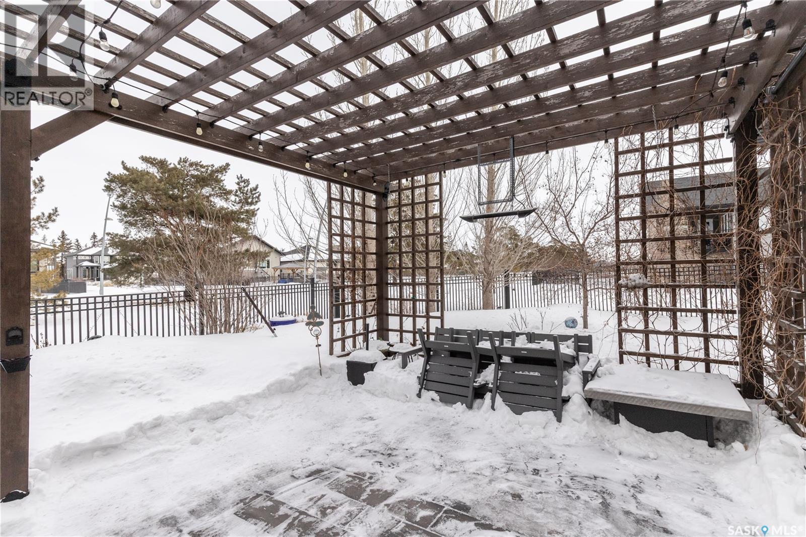 670 Atton Crescent, Saskatoon, SK - Outdoor