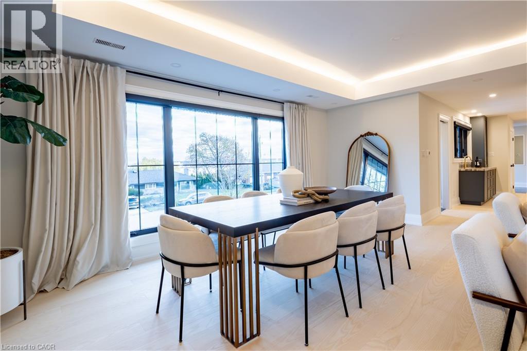 841 Danforth Place, Burlington, ON - Indoor Photo Showing Dining Room
