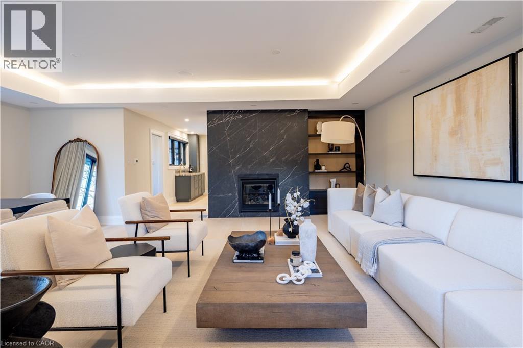 841 Danforth Place, Burlington, ON - Indoor Photo Showing Living Room With Fireplace