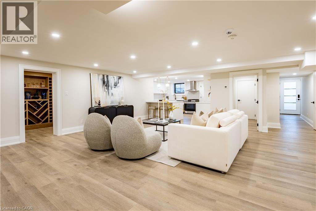 841 Danforth Place, Burlington, ON - Indoor