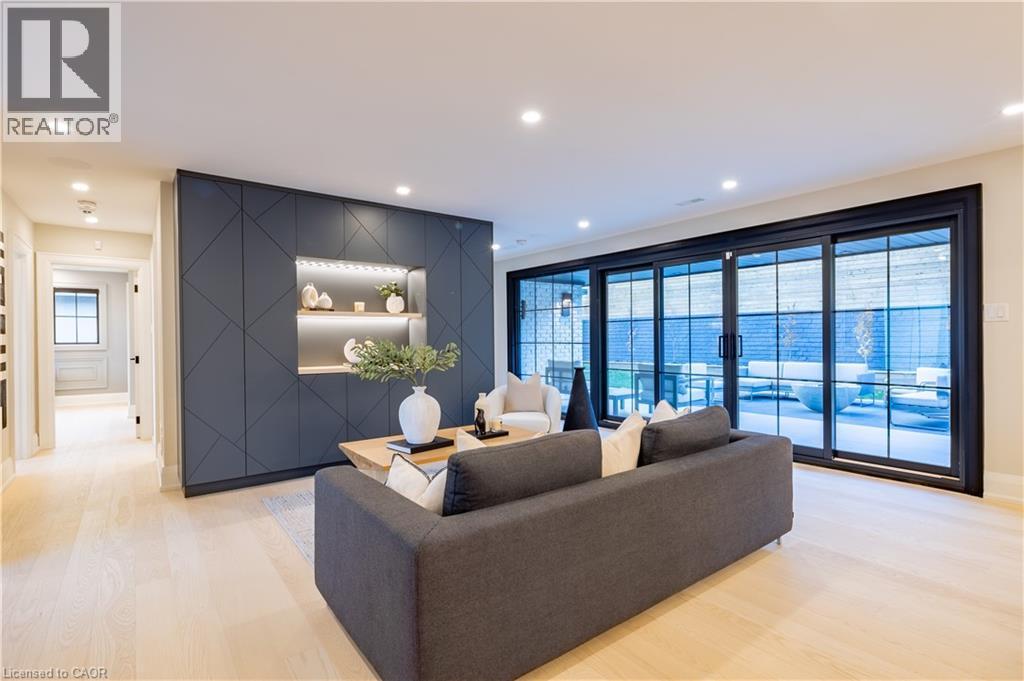 841 Danforth Place, Burlington, ON - Indoor