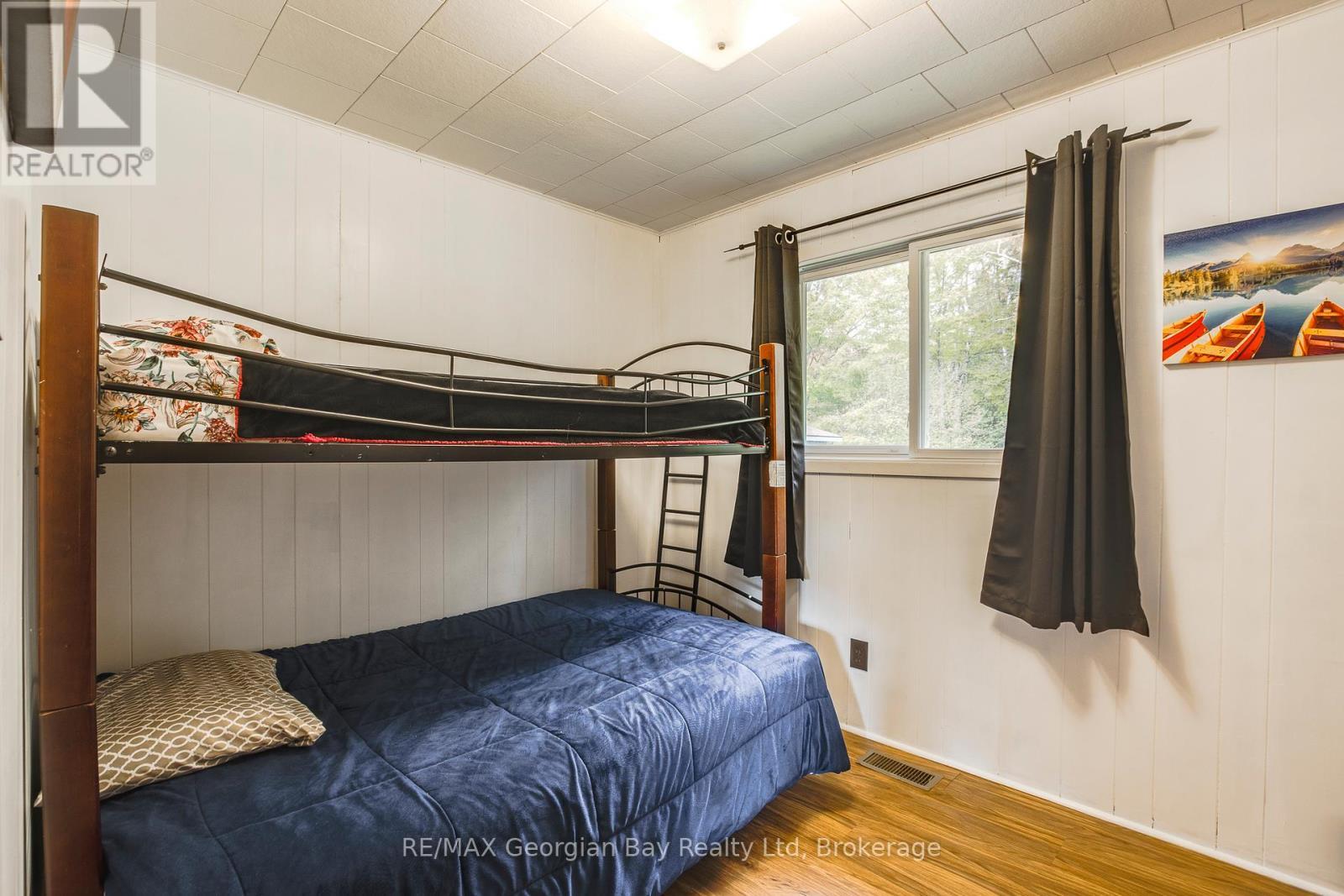 69 Albert Avenue, Tiny, ON - Indoor Photo Showing Bedroom