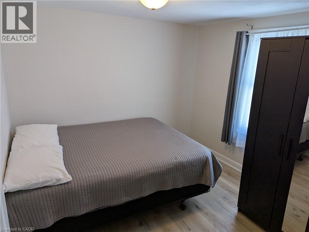 3 Maitland Avenue, Hamilton, ON - Indoor Photo Showing Bedroom