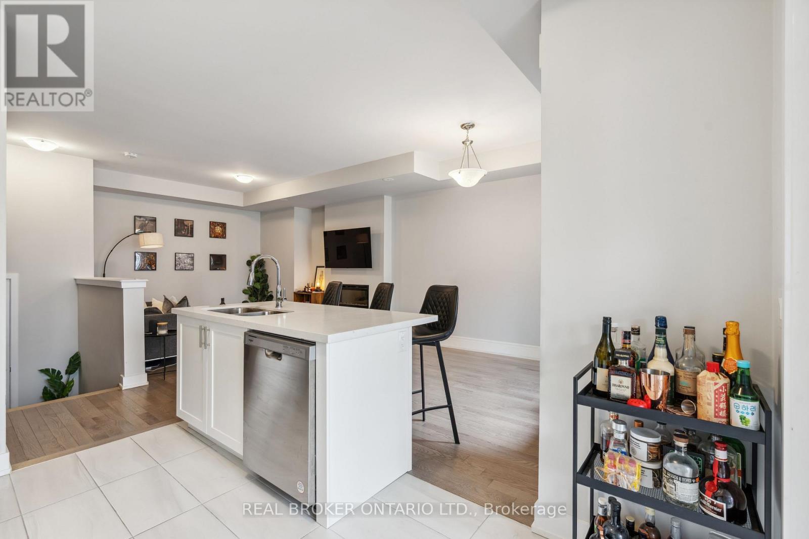 92 William Shearn Crescent, Markham, ON - Indoor