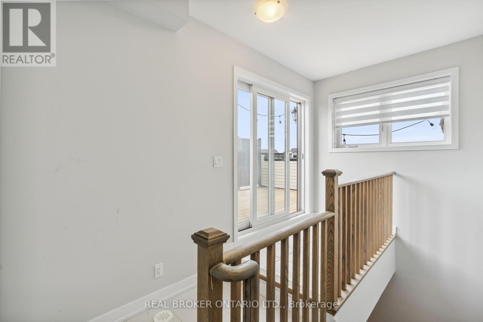 92 William Shearn Crescent, Markham, ON - Indoor Photo Showing Other Room