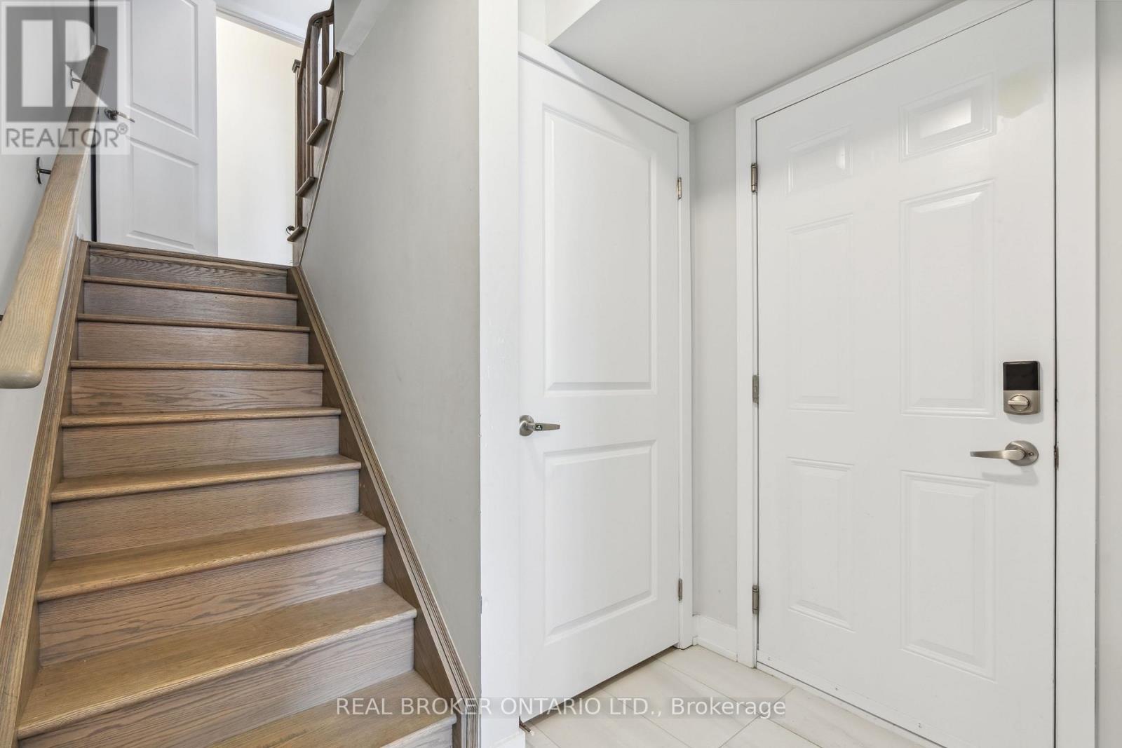 92 William Shearn Crescent, Markham, ON - Indoor Photo Showing Other Room