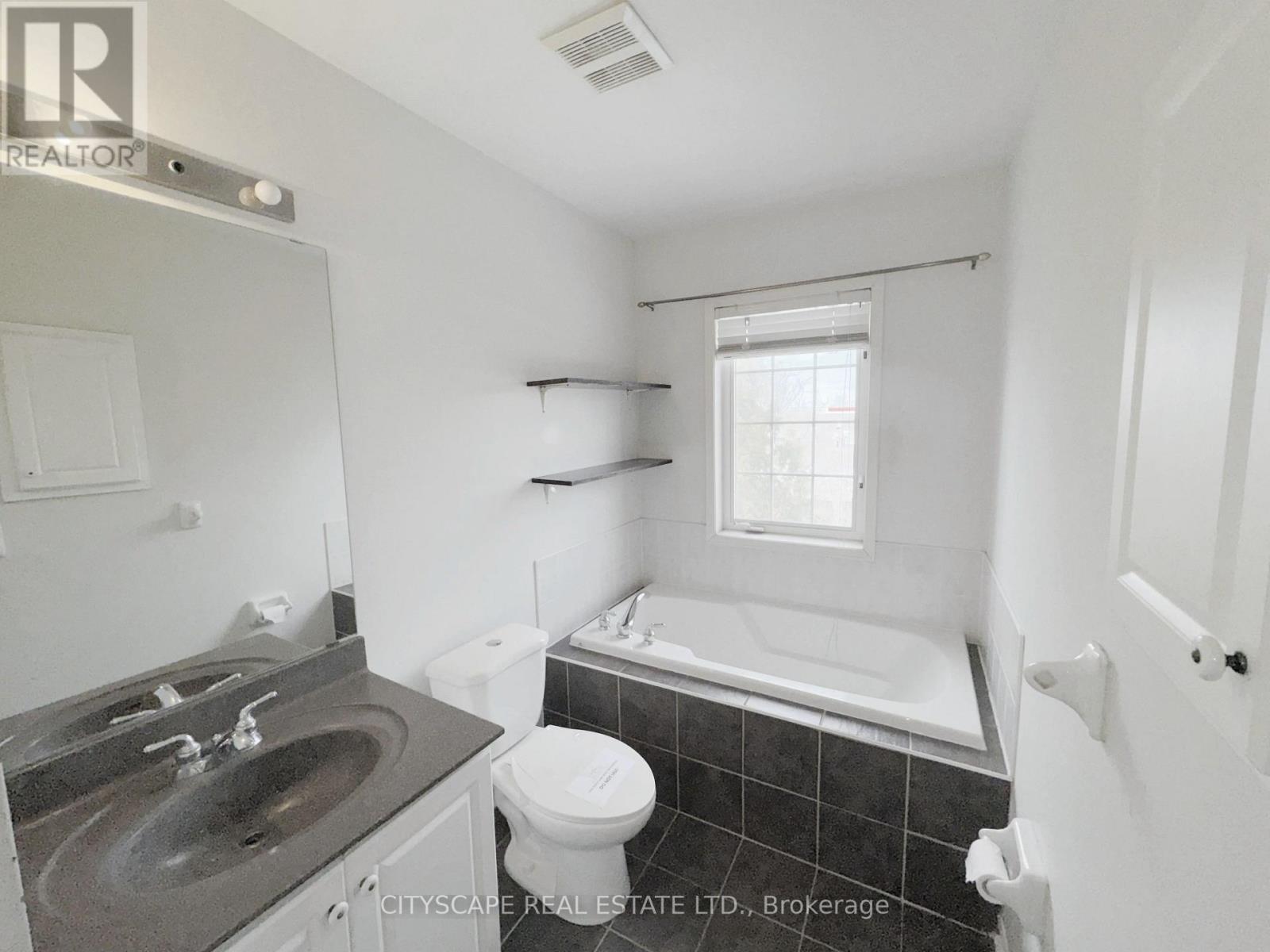 Primary Bedroom - 4pc Ensuite - 3970 Arbourview Terrace, Mississauga, ON - Indoor Photo Showing Bathroom