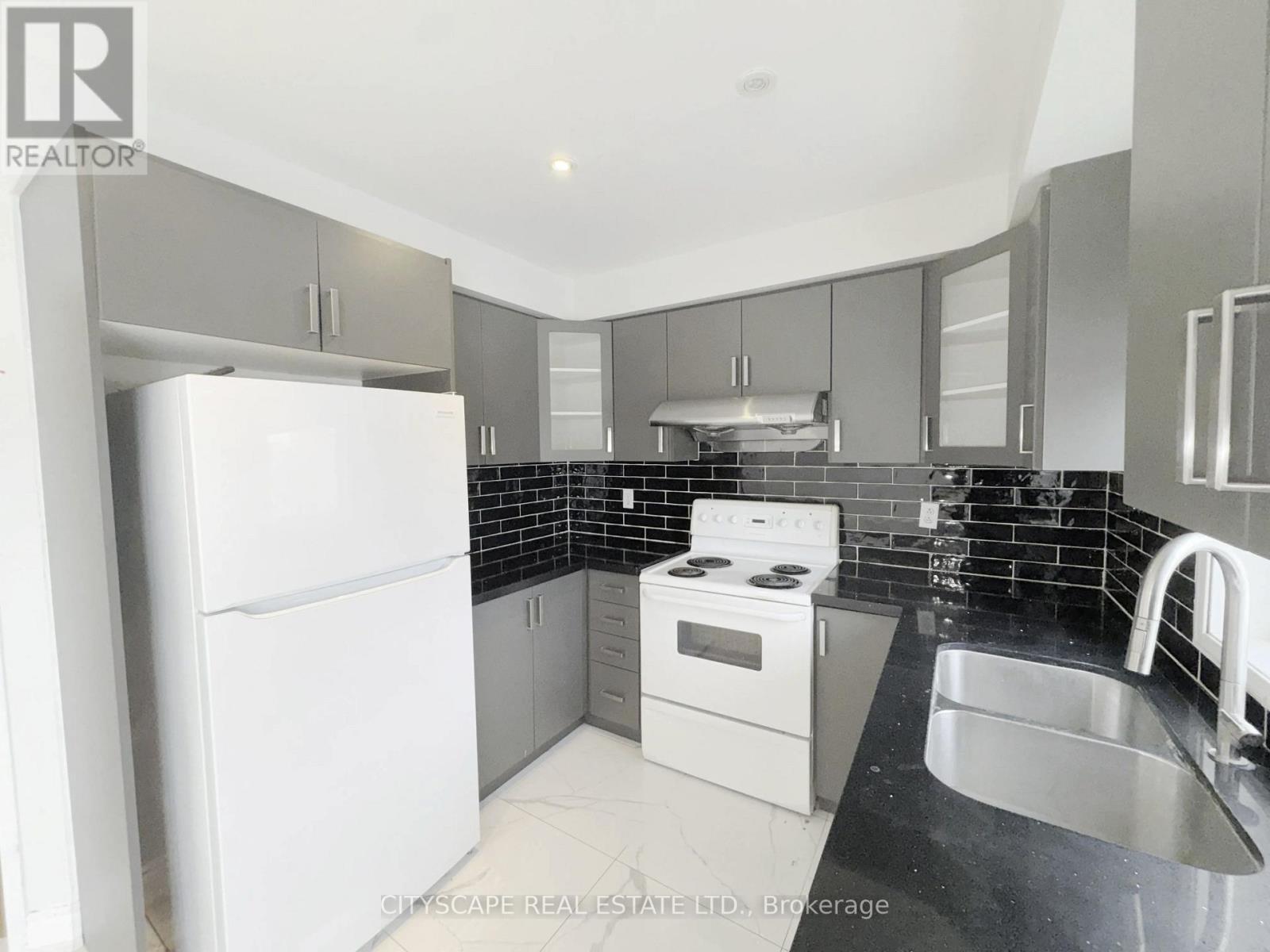 Kitchen - 3970 Arbourview Terrace, Mississauga, ON - Indoor Photo Showing Kitchen With Double Sink
