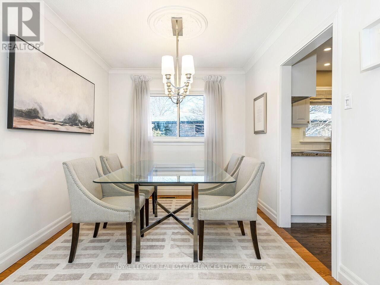 1602 Carletta Drive, Mississauga, ON - Indoor Photo Showing Dining Room