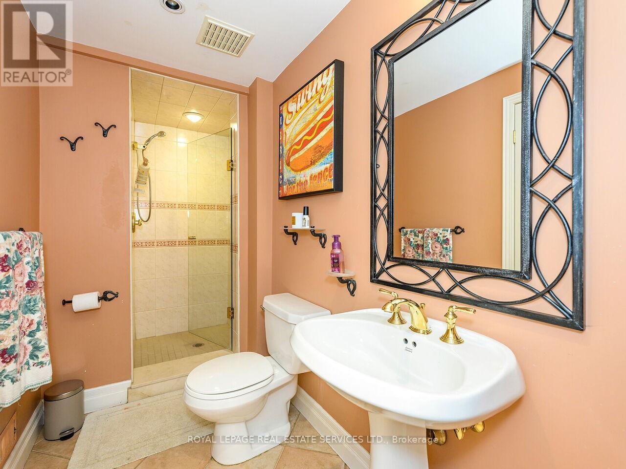 1602 Carletta Drive, Mississauga, ON - Indoor Photo Showing Bathroom