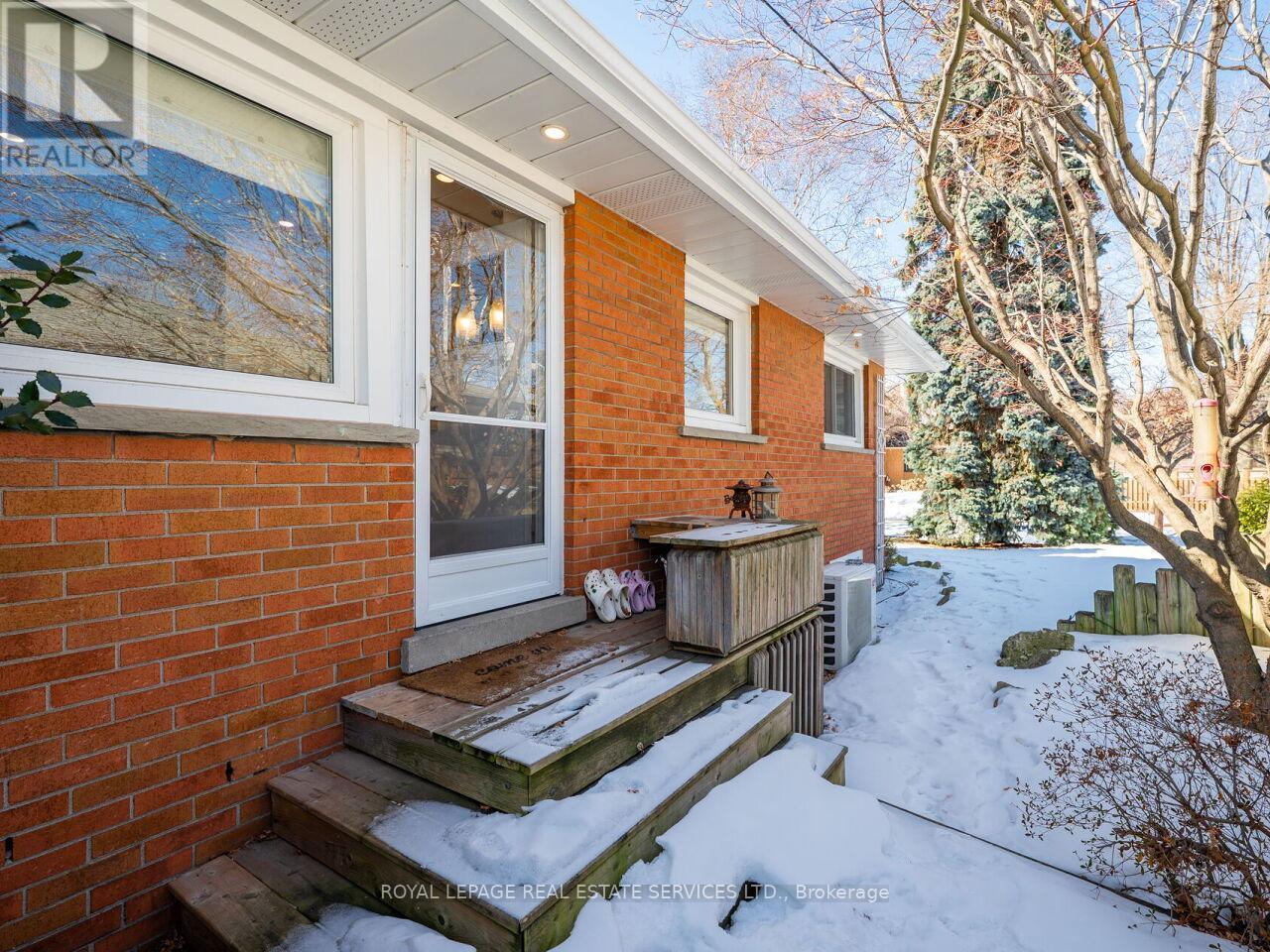 1602 Carletta Drive, Mississauga, ON - Outdoor With Exterior