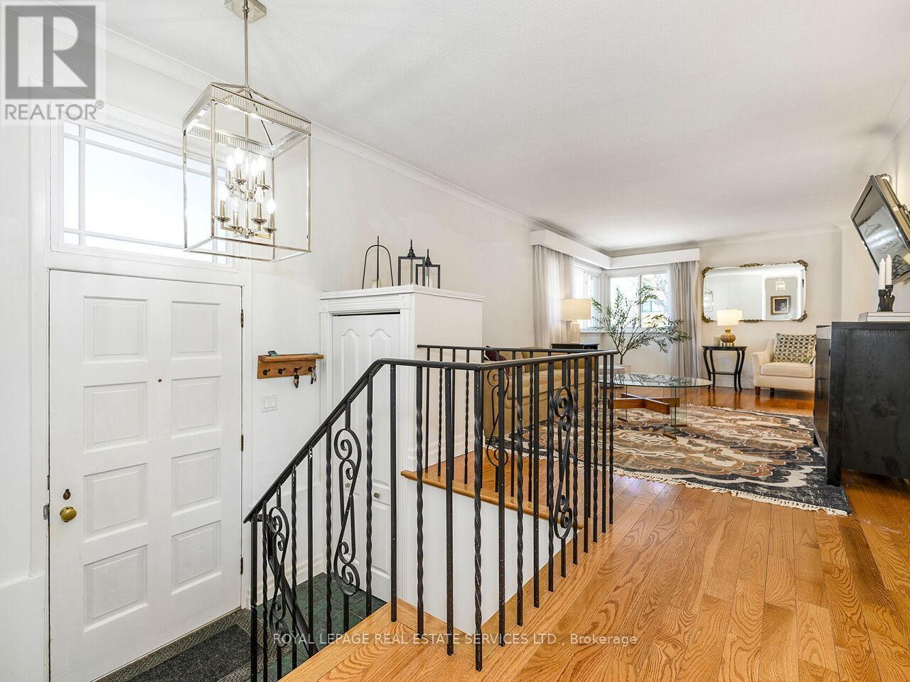 1602 Carletta Drive, Mississauga, ON - Indoor Photo Showing Other Room