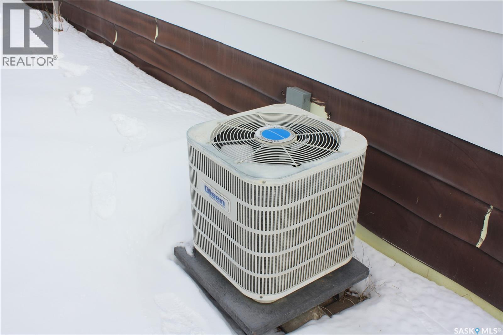 200 3Rd Street, Dundurn, SK - With Exterior