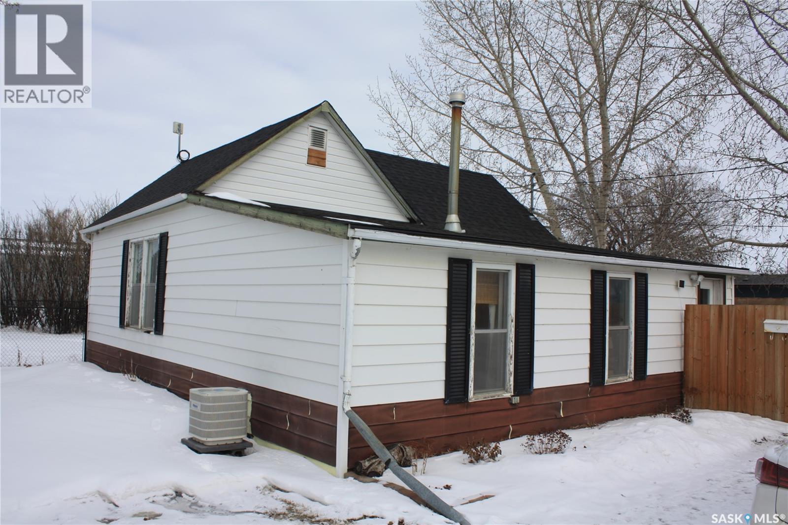 200 3Rd Street, Dundurn, SK - Outdoor With Exterior