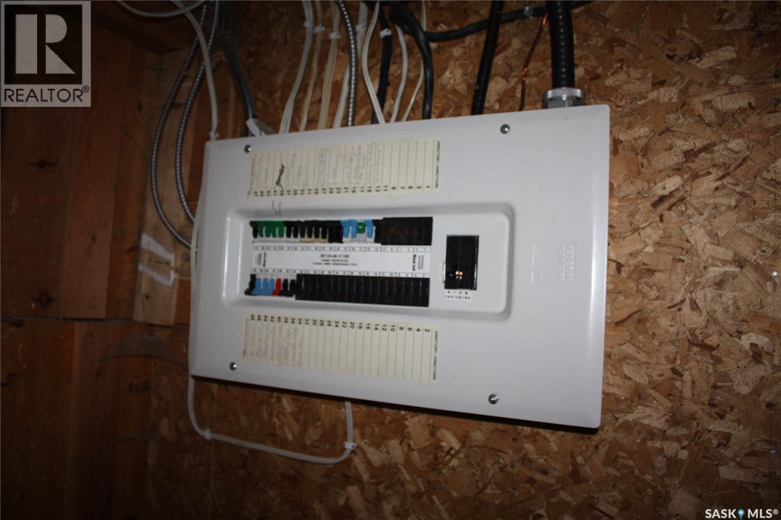 200 3Rd Street, Dundurn, SK - Indoor